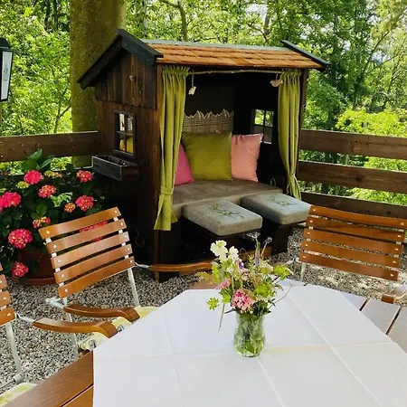 Hotell Stiefelburg Der Berghof Nauendorf (Weimarer)