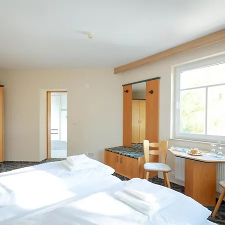 Stiefelburg Der Berghof 酒店 3*