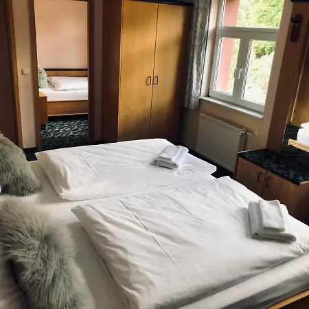 酒店 Stiefelburg Der Berghof 3*