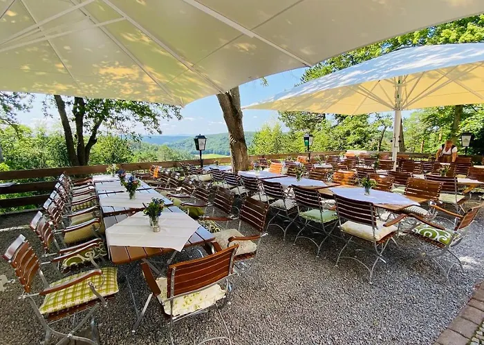 Stiefelburg Der Berghof Nauendorf (Weimarer)