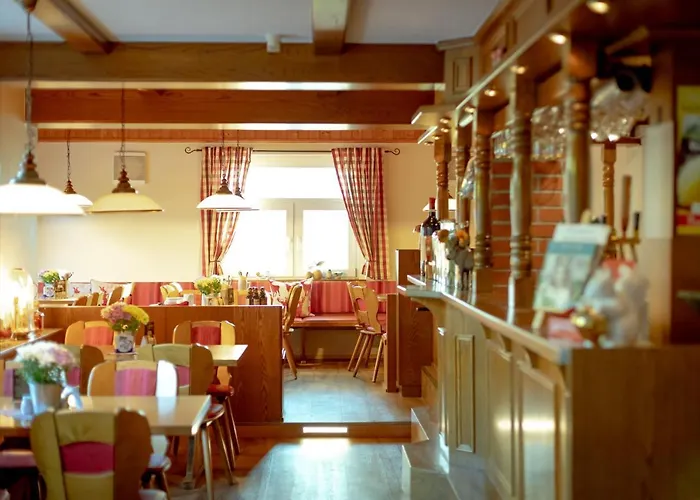 Stiefelburg Der Berghof Nauendorf (Weimarer)